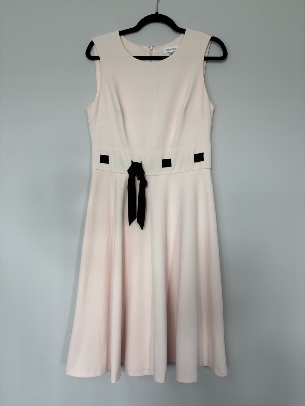 Calvin Klein Light Pink Knee Length Dress Sleeveless Round Neckline Size 8